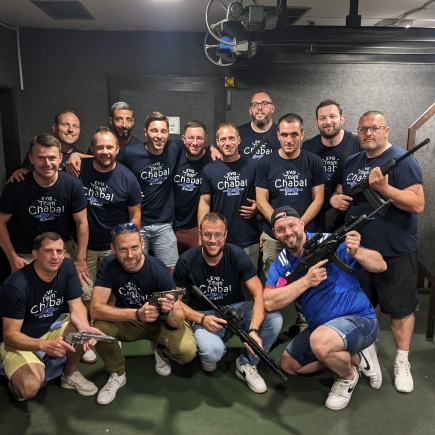 AK-47 / Scorpion EVO + 2 Waffen / 33 Schuss